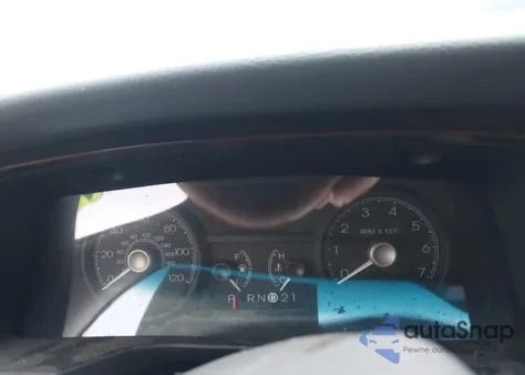 2010 Lincoln Town Car Signature Limited z USA, uszkodzony, nr VIN 2LNBL8CVXAX607074